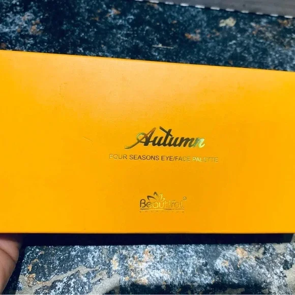 Autumn Four Seasons Eye/Face Palette - Picture 1 of 3